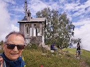 02 In vetta al Monte Poieto (1360 m) Madonnina della neve 